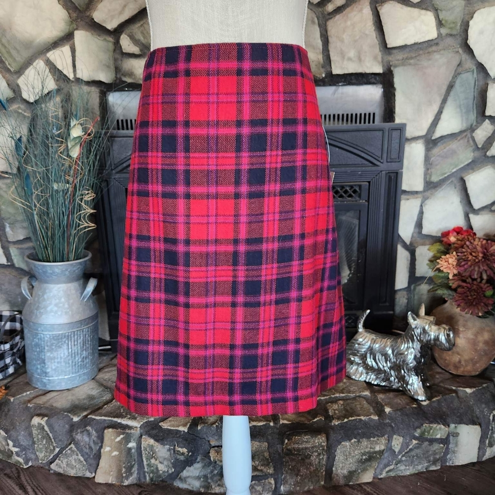 Talbot's red/navy plaid size 14 skirt. New with tags.
